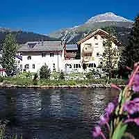 Chesa Rosatsch - Of Food Hotel