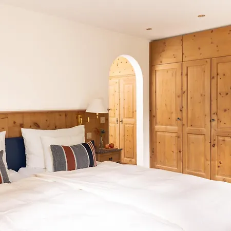 凯萨罗萨兹酒店 - 食物之家 4* 切勒里纳