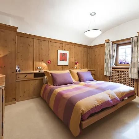 凯萨罗萨兹酒店 - 食物之家