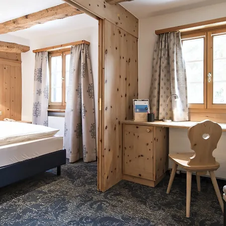 凯萨罗萨兹酒店 - 食物之家