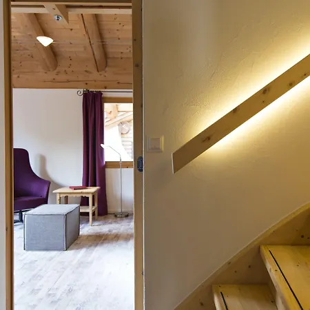 凯萨罗萨兹酒店 - 食物之家