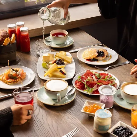 凯萨罗萨兹酒店 - 食物之家